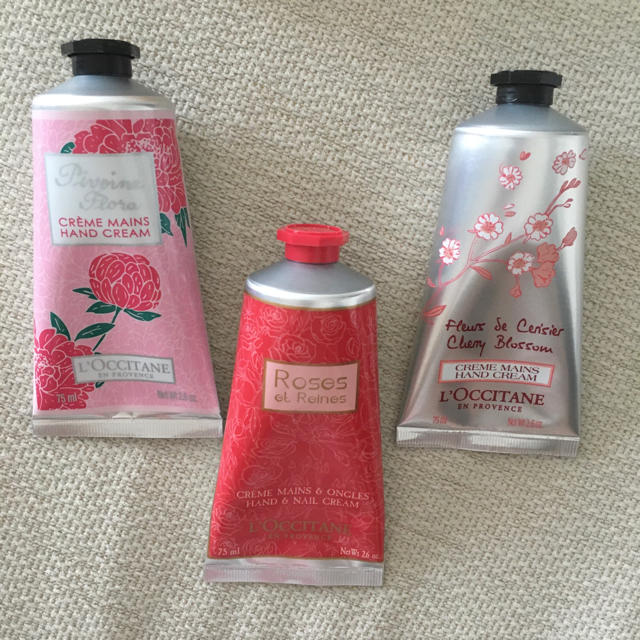 L'OCCITANE(ロクシタン)の【新品】ロクシタン　ハンドクリーム　3本セット コスメ/美容のボディケア(ハンドクリーム)の商品写真