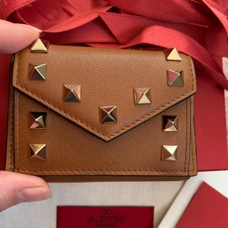 VALENTINO - ヴァレンティノ ロックスタッズ ミニウォレットの通販 by