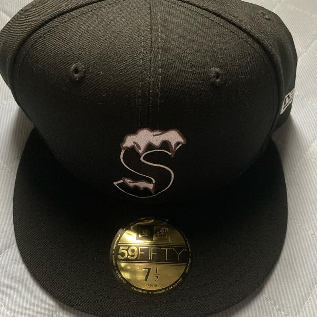 supreme S logo new era cap 「7 2/1 BLACK」