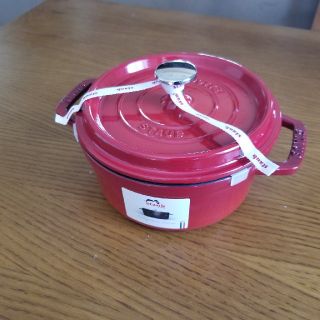 ストウブ(STAUB)のピコココットラウンド 18cm チェリーレッド(鍋/フライパン)