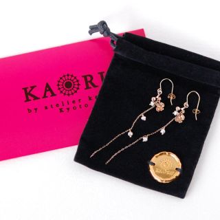 カオル(KAORU)のKAORU／カオル K10 お花とパールのピアス(ピアス)