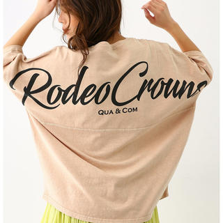 ロデオクラウンズワイドボウル(RODEO CROWNS WIDE BOWL)のロゴビックカットトップス(Tシャツ(半袖/袖なし))