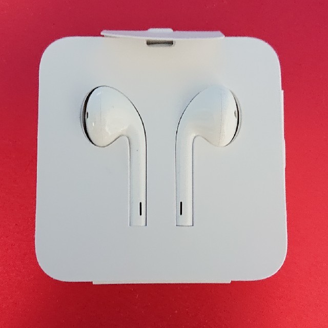 Apple(アップル)のyousei様専用　EarPods lightningコネクタータイプ スマホ/家電/カメラのオーディオ機器(ヘッドフォン/イヤフォン)の商品写真