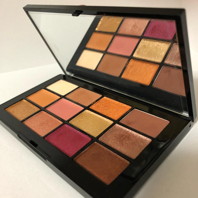 NARS(ナーズ)のナーズ アフターグローアイシャドウパレット コスメ/美容のベースメイク/化粧品(アイシャドウ)の商品写真