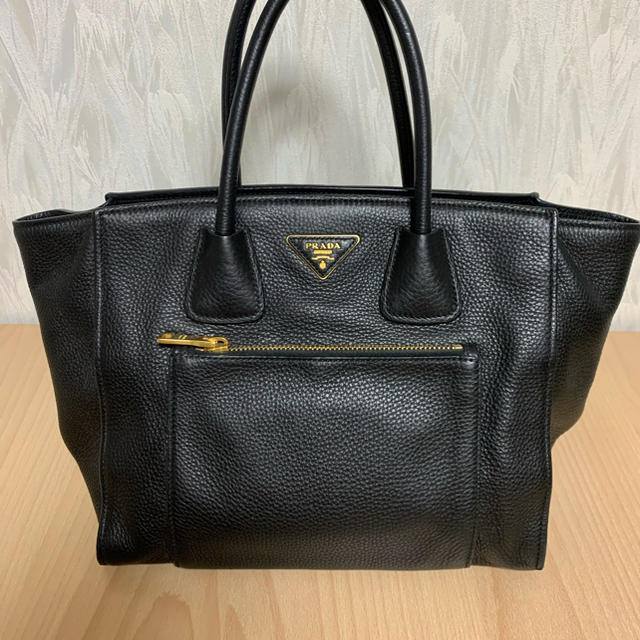 PRADA プラダ　バッグ