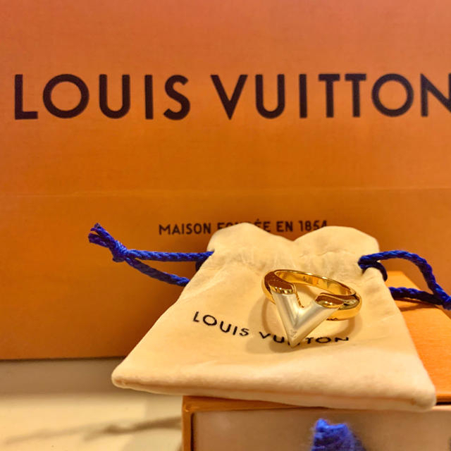 LOUIS VUITTON(ルイヴィトン)の最終値下げ！！　ルイヴィトン　エッセンシャルVリング　新品未使用 レディースのアクセサリー(リング(指輪))の商品写真