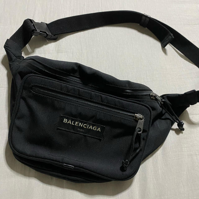 BALENCIAGA エクスプローラー