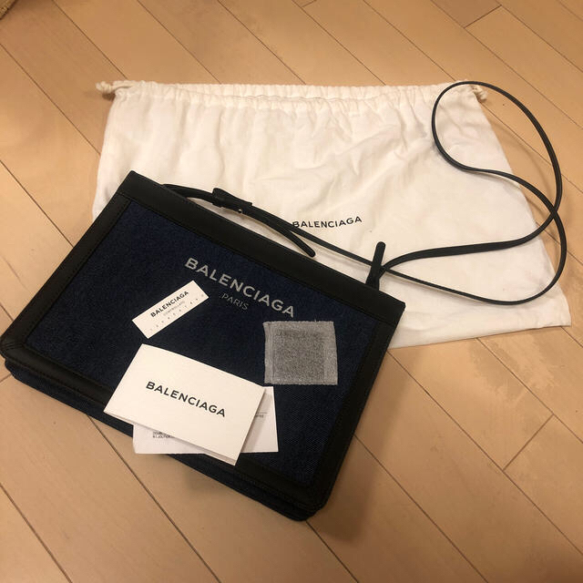 BALENCIAGA バレンシアガ  ネイビーポシェット