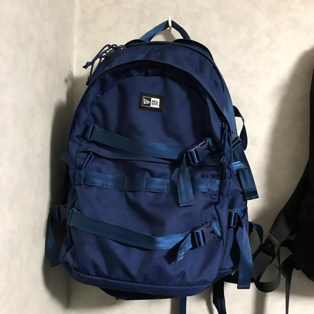 NEW ERA(ニューエラー)のニューエラ キャリアパック ネイビー 紺 35L バックパック リュックサック メンズのバッグ(バッグパック/リュック)の商品写真