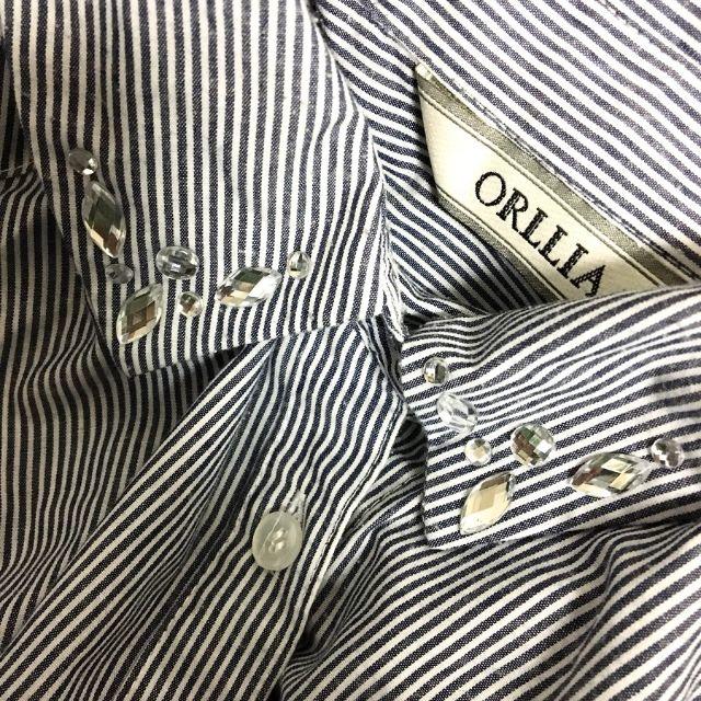 襟ビジュー付きシャツ（ストライプ） レディースのトップス(シャツ/ブラウス(長袖/七分))の商品写真