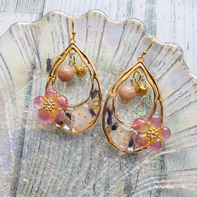 P 365 ドライフラワーとレジンフラワーのしずくピアス イヤリングの通販 By Mammy S Shop ラクマ P 365 ドライフラワーとレジンフラワーのしずくピアス イヤリングの通販 By Mammy S Shop ラクマ
