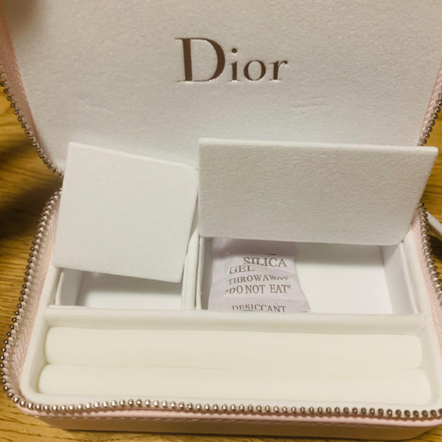 Dior(ディオール)のゆきちゃんさん専用　ディオール　アクセサリーボックス インテリア/住まい/日用品のインテリア小物(小物入れ)の商品写真