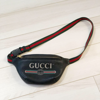グッチ(Gucci)のGUCCI Logo Print Small Belt Bag(ボディーバッグ)