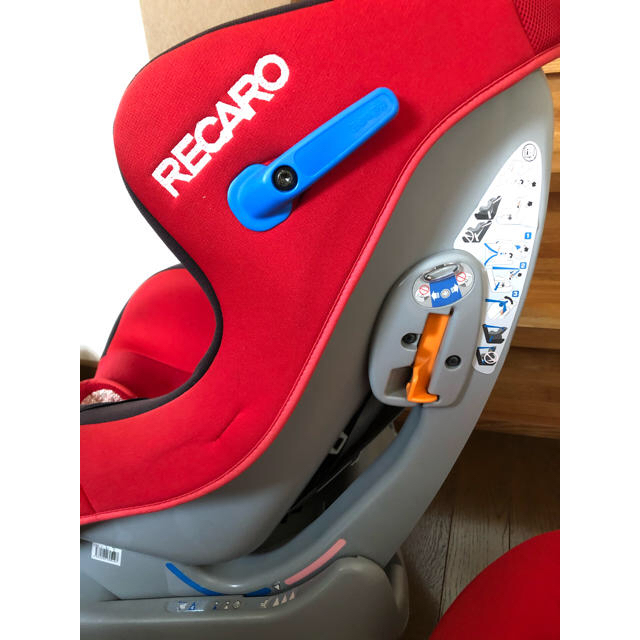 RECARO(レカロ)のRECARO チャイルドシート キッズ/ベビー/マタニティの外出/移動用品(自動車用チャイルドシート本体)の商品写真