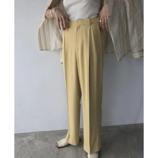 トゥデイフル(TODAYFUL)のTODAYFUL Georgette Rough Trousers イエロー(カジュアルパンツ)