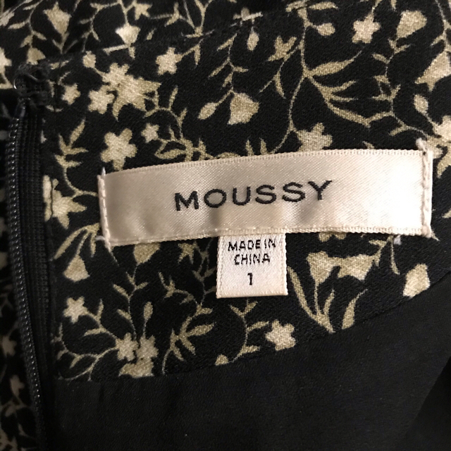 moussy(マウジー)の【お値下げ中】moussy 花柄マキシワンピース レディースのワンピース(ロングワンピース/マキシワンピース)の商品写真