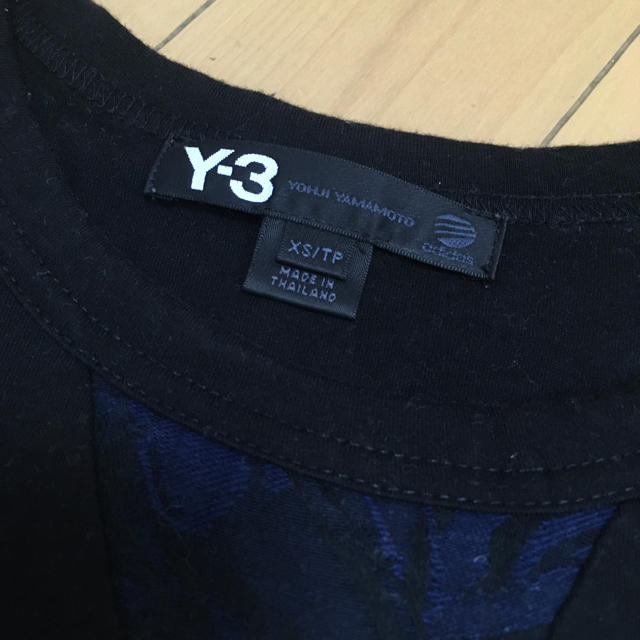 Y-3(ワイスリー)のY-3ワイスリー  Tシャツ　ネイビー　ロゴデザイン メンズのトップス(Tシャツ/カットソー(半袖/袖なし))の商品写真