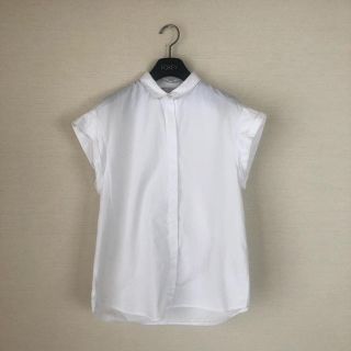 ザラ(ZARA)のZARA ブラウス　白シャツ (シャツ/ブラウス(半袖/袖なし))