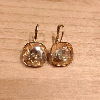 スワロフスキー(SWAROVSKI)の※値下げしました　SWAROVSKI　ピアス　ゴールド(ピアス)