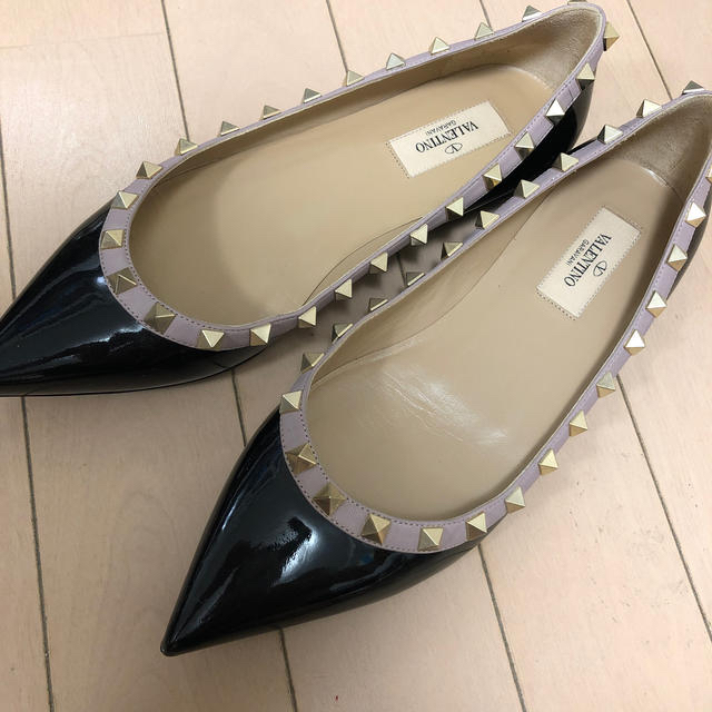 VALENTINO(ヴァレンティノ)のヴァレンティノ　パンプス レディースの靴/シューズ(バレエシューズ)の商品写真