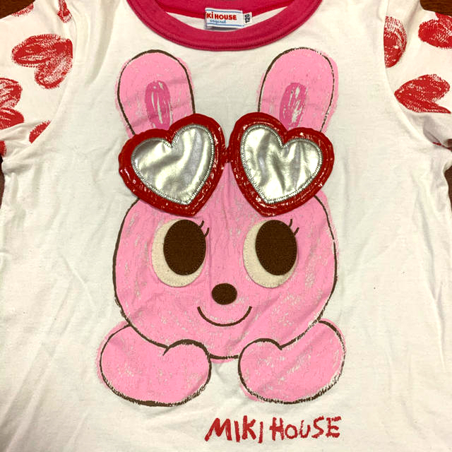 mikihouse(ミキハウス)のMIKIHOUSEミキハウス★うさこちゃん柄ワッペンサングラスハート袖Tシャツ キッズ/ベビー/マタニティのキッズ服女の子用(90cm~)(Tシャツ/カットソー)の商品写真