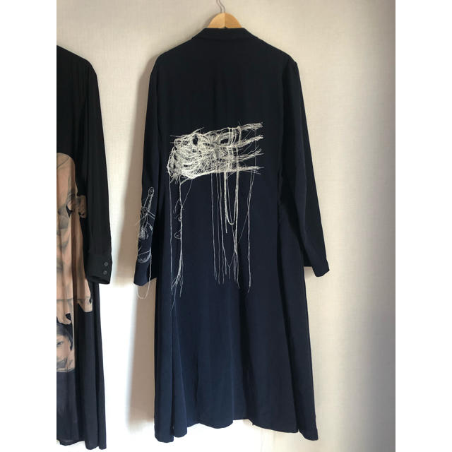 Yohji Yamamoto(ヨウジヤマモト)のYohji Yamamoto 20ss look21 朝倉刺繍コート メンズのジャケット/アウター(ダッフルコート)の商品写真