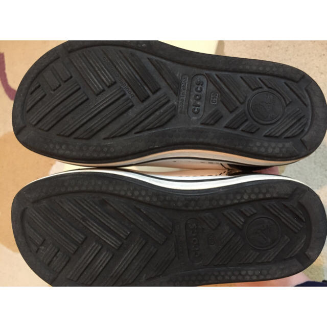 crocs(クロックス)のcrocs キッズスニーカー キッズ/ベビー/マタニティのキッズ靴/シューズ(15cm~)(スニーカー)の商品写真