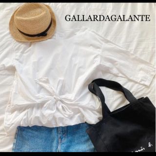 ガリャルダガランテ(GALLARDA GALANTE)の《GALLARDAGALANTE》前リボンコットンブラウス　ガリャルダガランテ(カットソー(半袖/袖なし))