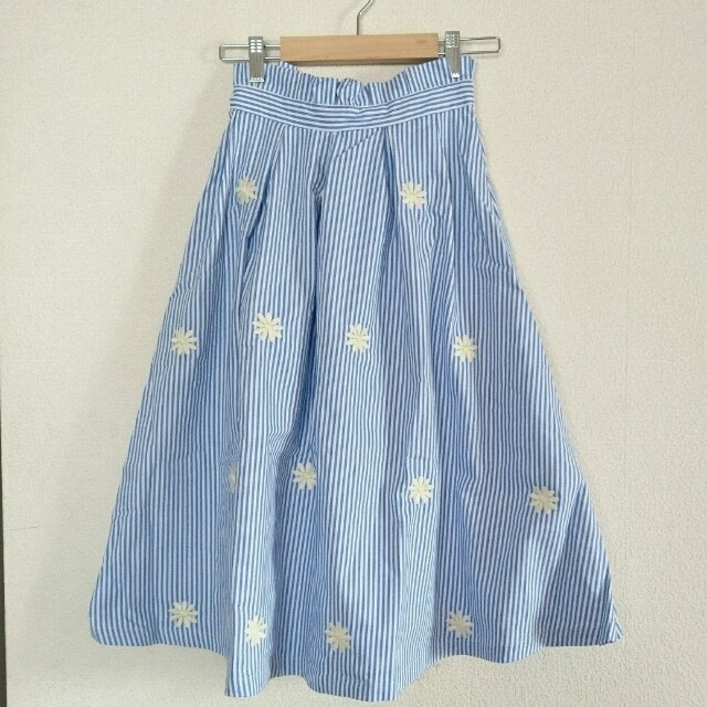 Par Avion(パラビオン)の新品 パラビオン 刺繍 スカート レディースのスカート(ひざ丈スカート)の商品写真