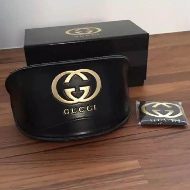 Gucci(グッチ)の売り切り値引き中　新品　箱付きGUCCI サングラス用ケース&眼鏡拭き　 レディースのファッション小物(サングラス/メガネ)の商品写真