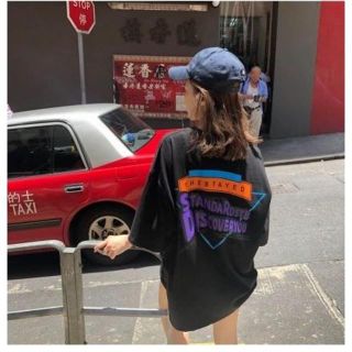 ビッグシルエット　グラフィックTシャツ　韓国　ストリート　オーバーサイズ(Tシャツ(半袖/袖なし))