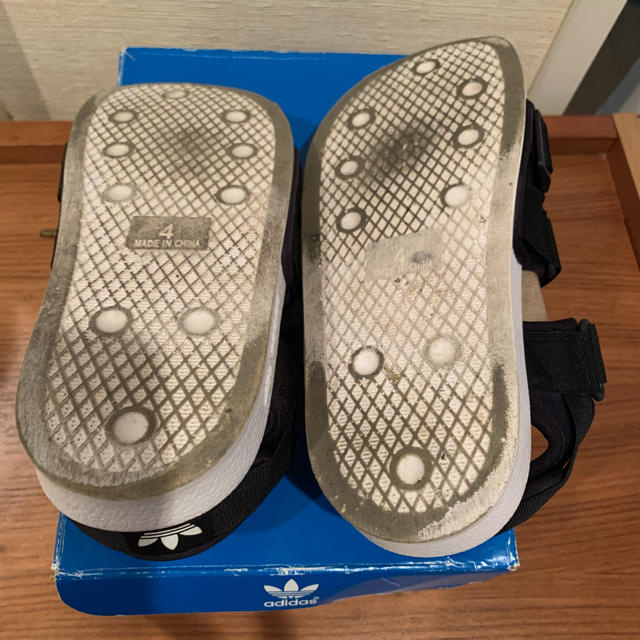 adidas(アディダス)のアディダス　サンダル　黒　22.５　ADILETTE SANDAL レディースの靴/シューズ(サンダル)の商品写真