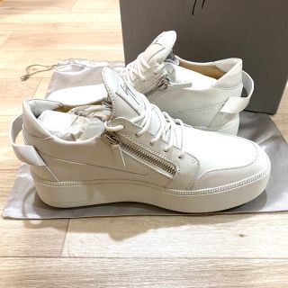 ジュゼッペザノッティ(GIUZEPPE ZANOTTI)の定価11万　新品　ジュゼッペ ザノッティ　ホワイト　スニーカー　27 42(スニーカー)