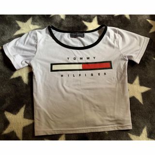 トミーヒルフィガー(TOMMY HILFIGER)のTOMMY HILFIGER ショート丈Tシャツ(Tシャツ(半袖/袖なし))