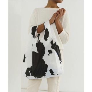 ビームス(BEAMS)の《新品未使用》BAGGU スタンダード COW(カウ)(エコバッグ)