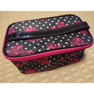 ベッツィジョンソン(BETSEY JOHNSON)の【新品未使用】BETSEY JOHNSON 化粧ポーチ(ポーチ)