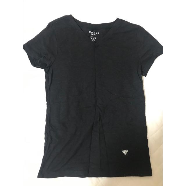 GUESS(ゲス)のGUESS/ゲス Tシャツ/Vネックシャツ レディースのトップス(Tシャツ(半袖/袖なし))の商品写真