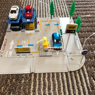 【はるとら様専用】トミカタウン　立体パーキング(電車のおもちゃ/車)