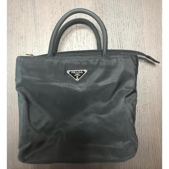 PRADA ナイロン黒バッグ