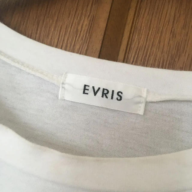 EVRIS(エヴリス)のEVRIS Tシャツ レディースのトップス(Tシャツ(半袖/袖なし))の商品写真