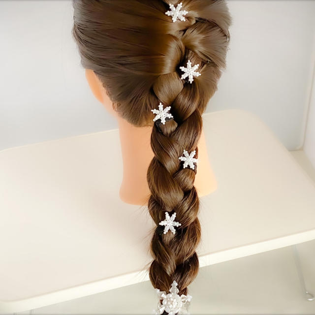 【白色】*雪の結晶ヘアゴム*5個セット*送料無料* ハンドメイドのアクセサリー(ヘアアクセサリー)の商品写真