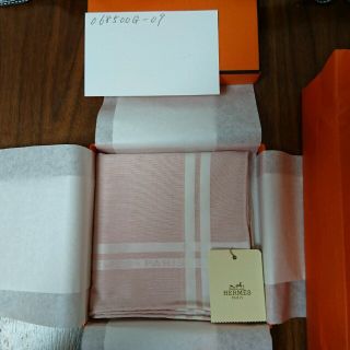 エルメス(Hermes)の☆新品未使用 エルメス ピンクハンカチ☆(ハンカチ)