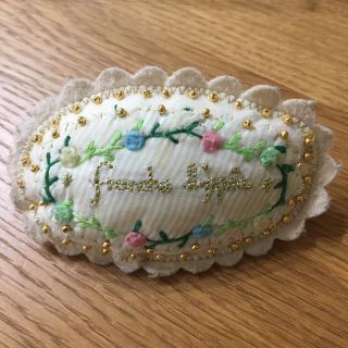 フランシュリッペ(franche lippee)のレア♡新品フランシュリッペ  バレッタ　刺繍入り(バレッタ/ヘアクリップ)