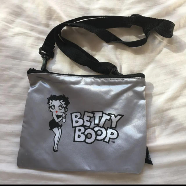 Betty Boop ミニショルダーバッグ レディースのバッグ(ショルダーバッグ)の商品写真