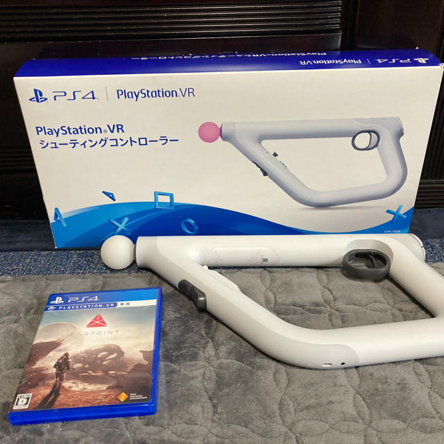 PlayStation VR(プレイステーションヴィーアール)のPSVRガンシューティングコントローラー＆FARPOINT　中古 エンタメ/ホビーのゲームソフト/ゲーム機本体(家庭用ゲームソフト)の商品写真