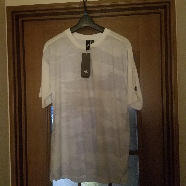 adidas(アディダス)のadidaTシャツ メンズのトップス(Tシャツ/カットソー(半袖/袖なし))の商品写真