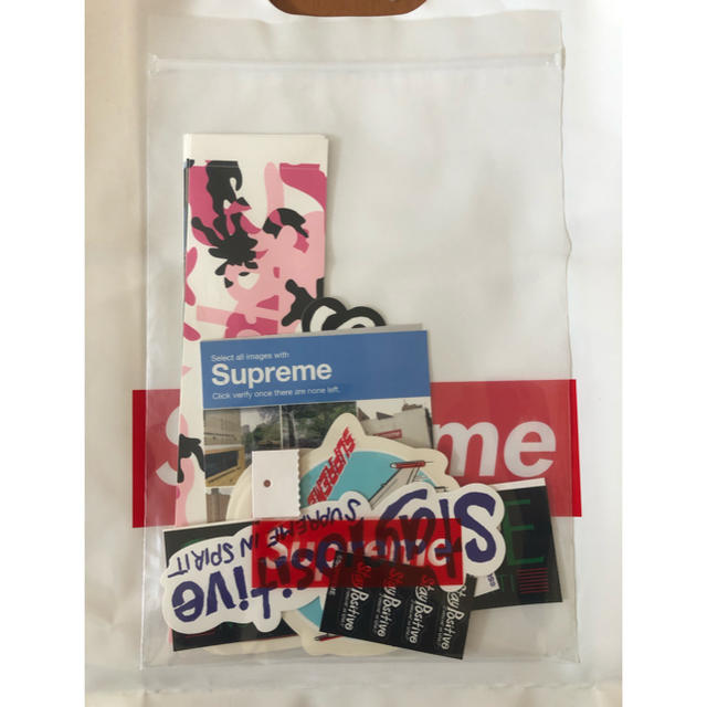 Supreme(シュプリーム)のSupreme 2020AW ステッカーセット　送料込 ハンドメイドの文具/ステーショナリー(しおり/ステッカー)の商品写真