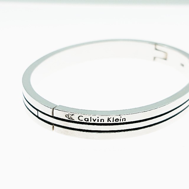 Calvin Klein(カルバンクライン)のCK■カルバン・クライン  バングル silver９２５ レディースのアクセサリー(ブレスレット/バングル)の商品写真