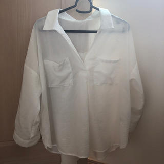 ローリーズファーム(LOWRYS FARM)の白スキッパーシャツ(シャツ/ブラウス(長袖/七分))