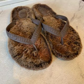 アグ(UGG)のUGG ファーサンダル　24㎝(ビーチサンダル)